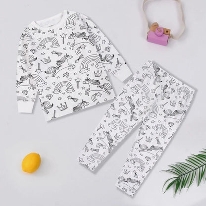 Kolorowanka z kreskówkową piżamą dla dzieci