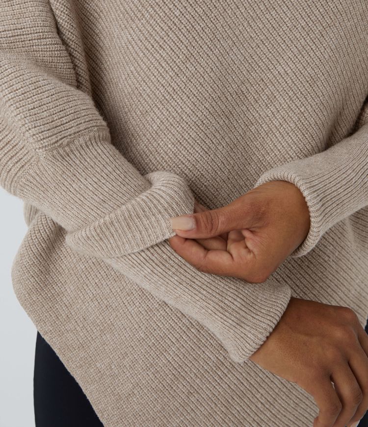 Elegancki sweter męski z wysoką stójką